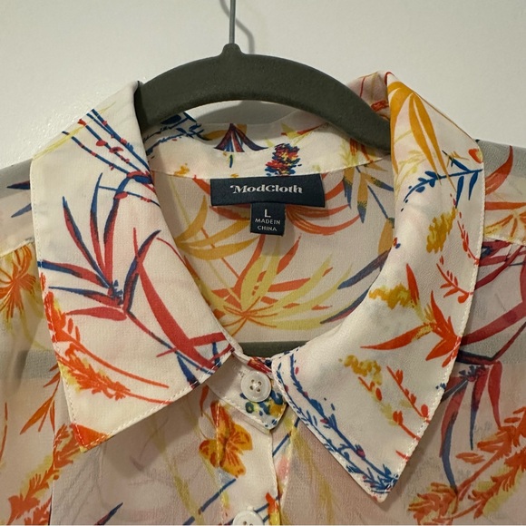 Be Buzzworthy Button-Up Blouse Top - Picture 4 of 6